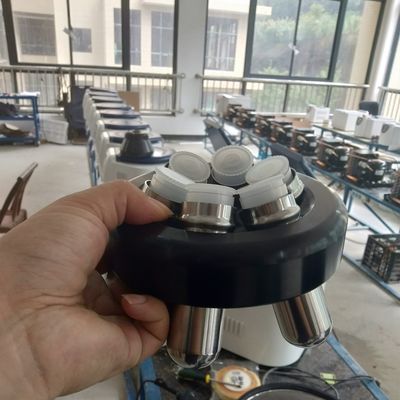 L'alta velocità della separazione del siero ha refrigerato la centrifuga 18500 giri/min.